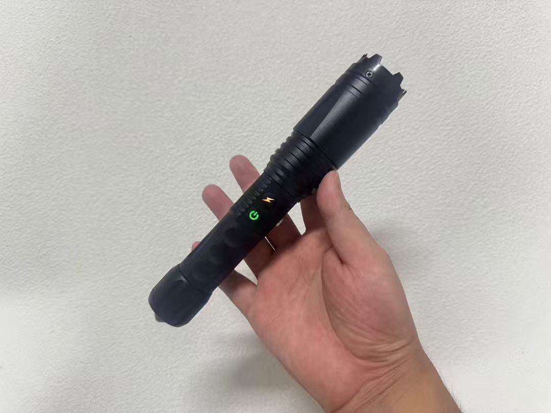 W-04 Flashlight Safety Device