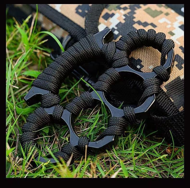 Paracord Outdoor Keychain – Compact EDC Gear