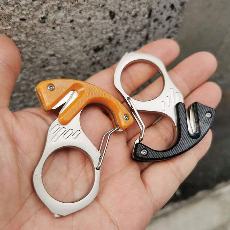 Compact EDC Keychain Tool – Portable Outdoor Utility Accessory