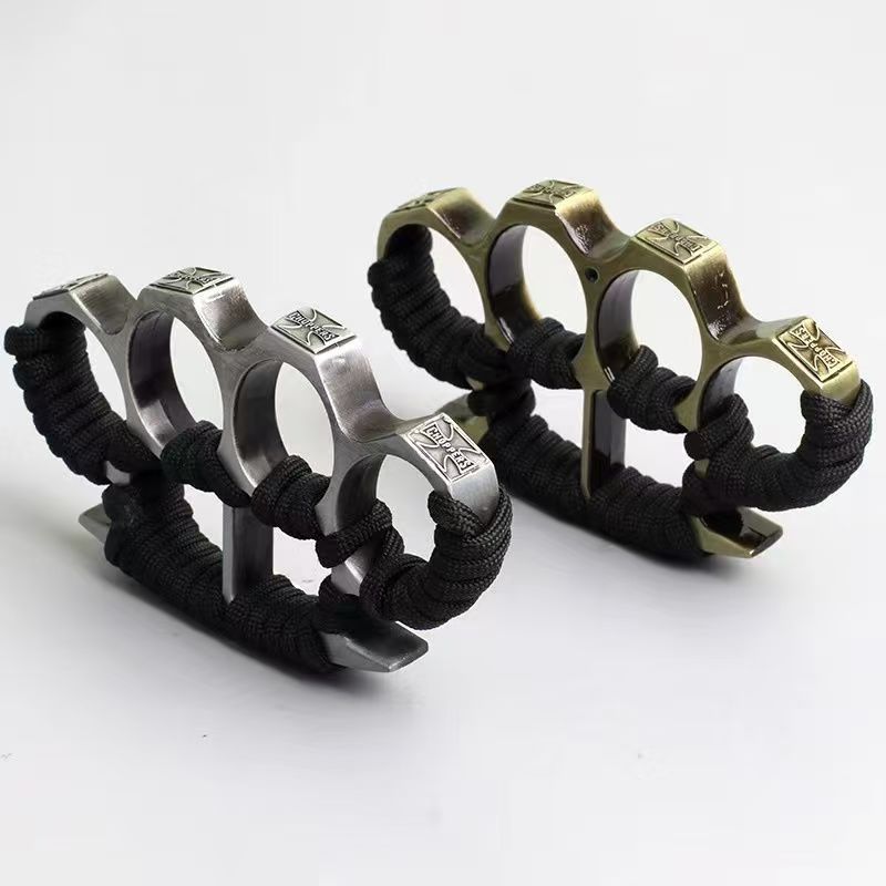 Paracord Wrapped Metal EDC Gear – Compact Outdoor Utility Accessory